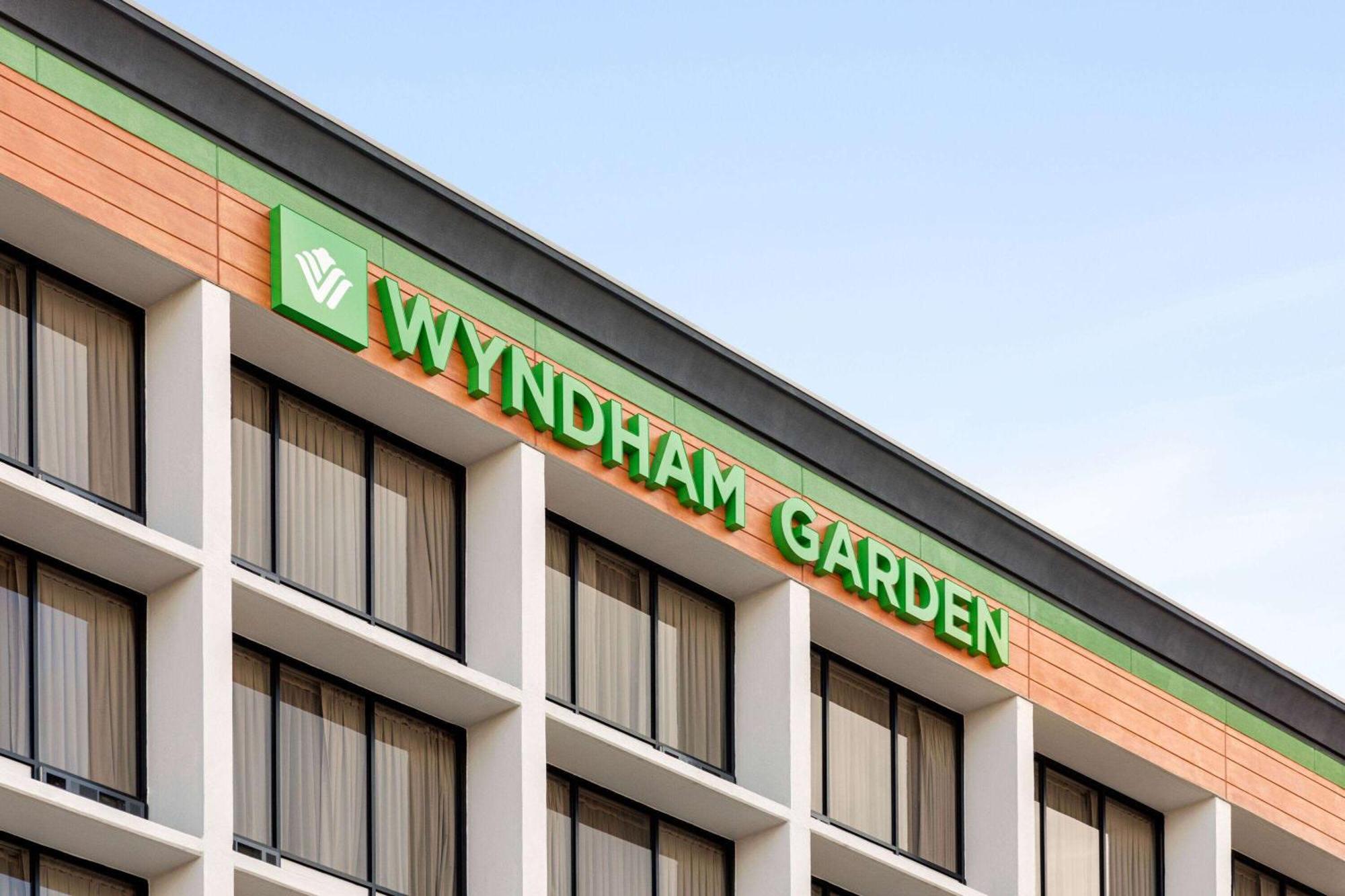 Hotel Wyndham Garden Atlanta Airport à College Park Extérieur photo