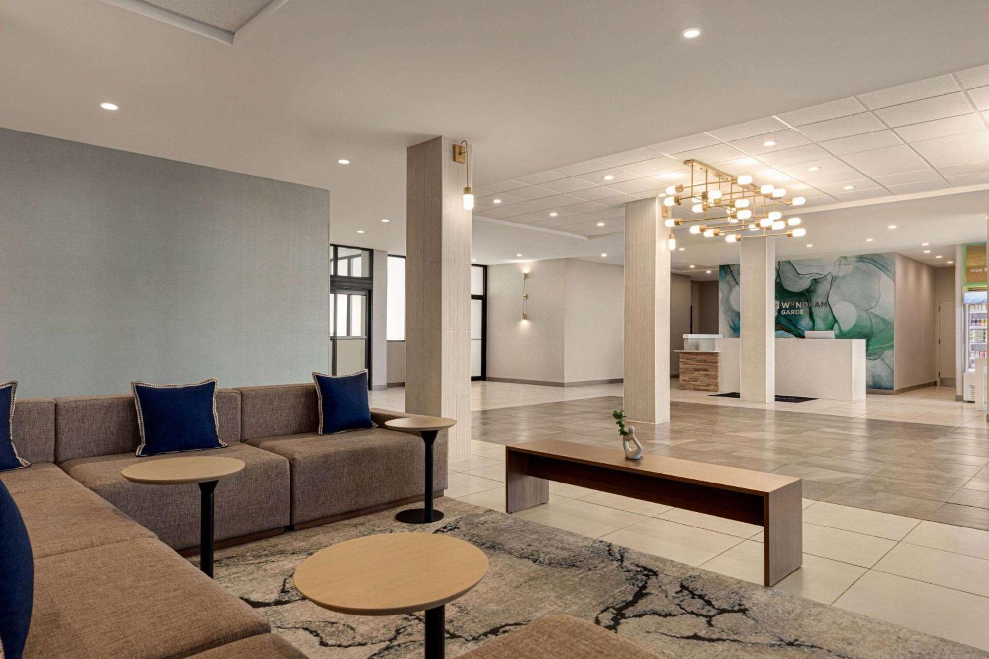 Hotel Wyndham Garden Atlanta Airport à College Park Extérieur photo