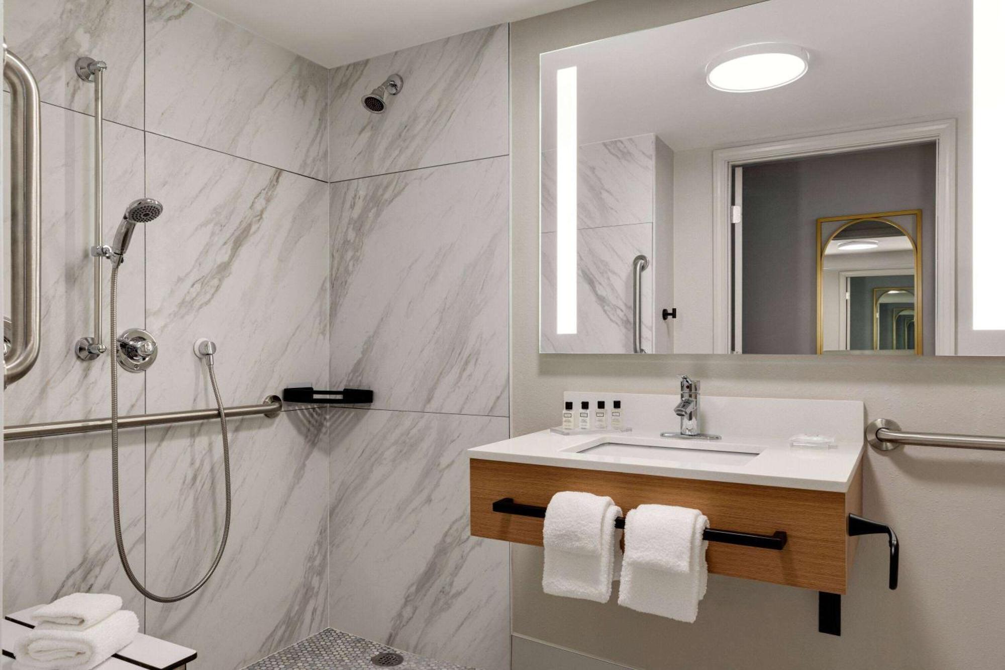 Hotel Wyndham Garden Atlanta Airport à College Park Extérieur photo