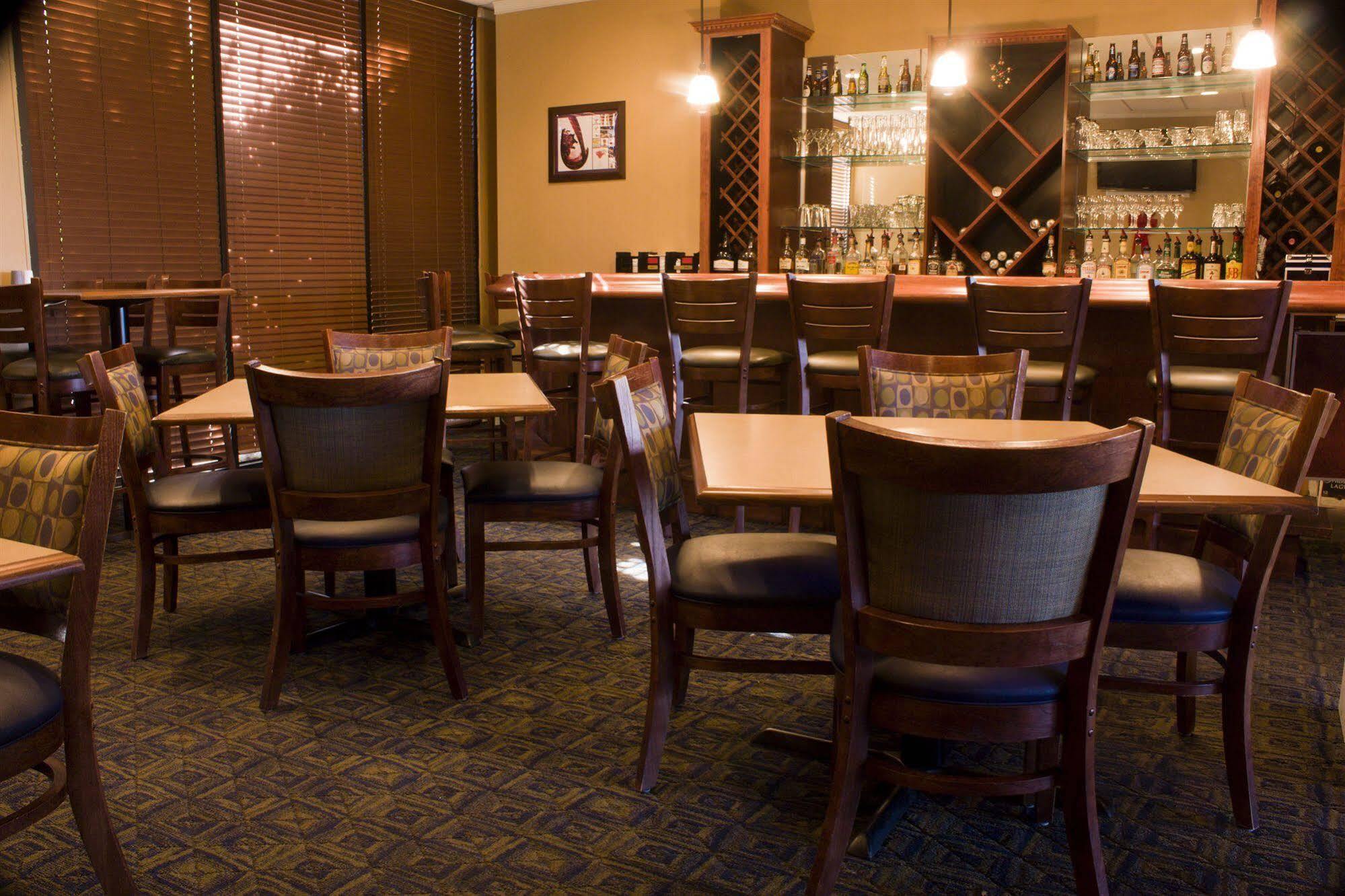 Hotel Wyndham Garden Atlanta Airport à College Park Extérieur photo